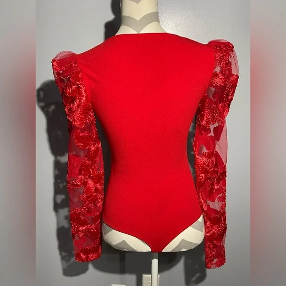 Elegant Red Floral Sleeve Women's Top - Picture 3 of 9